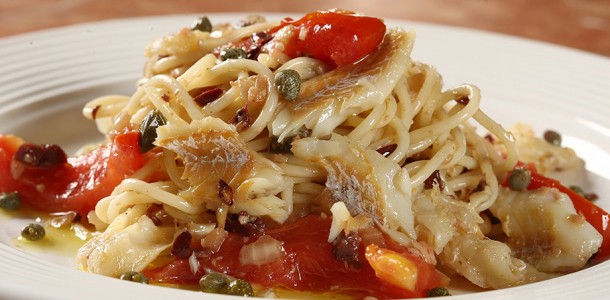 espaguete-com-molho-de-bacalhau