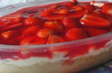 receita_torta_gelada_morangos_creme_hora-de-diva