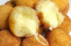 Bolinho-de-Batata-com-Queijo-Frito